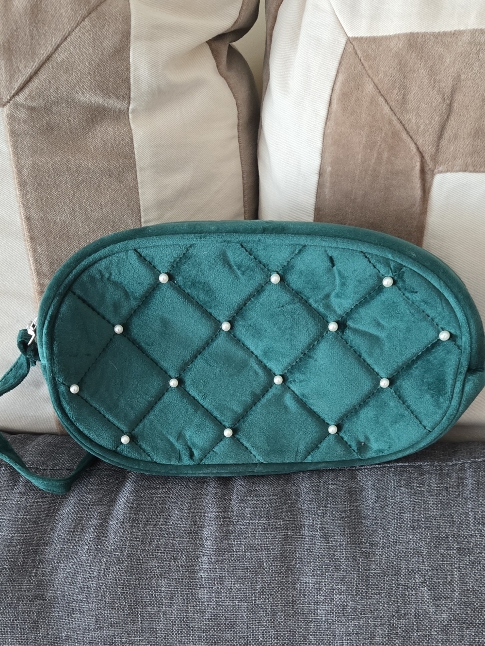 Ulta Green Quilted Pearl Accent Women’s Wristlet Bag